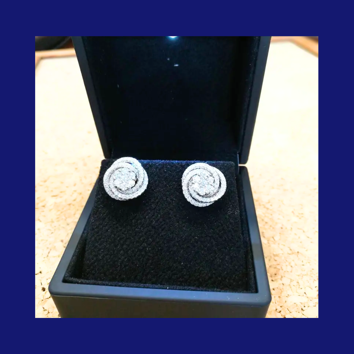 Aretes de Zirconias en montura de Caracol